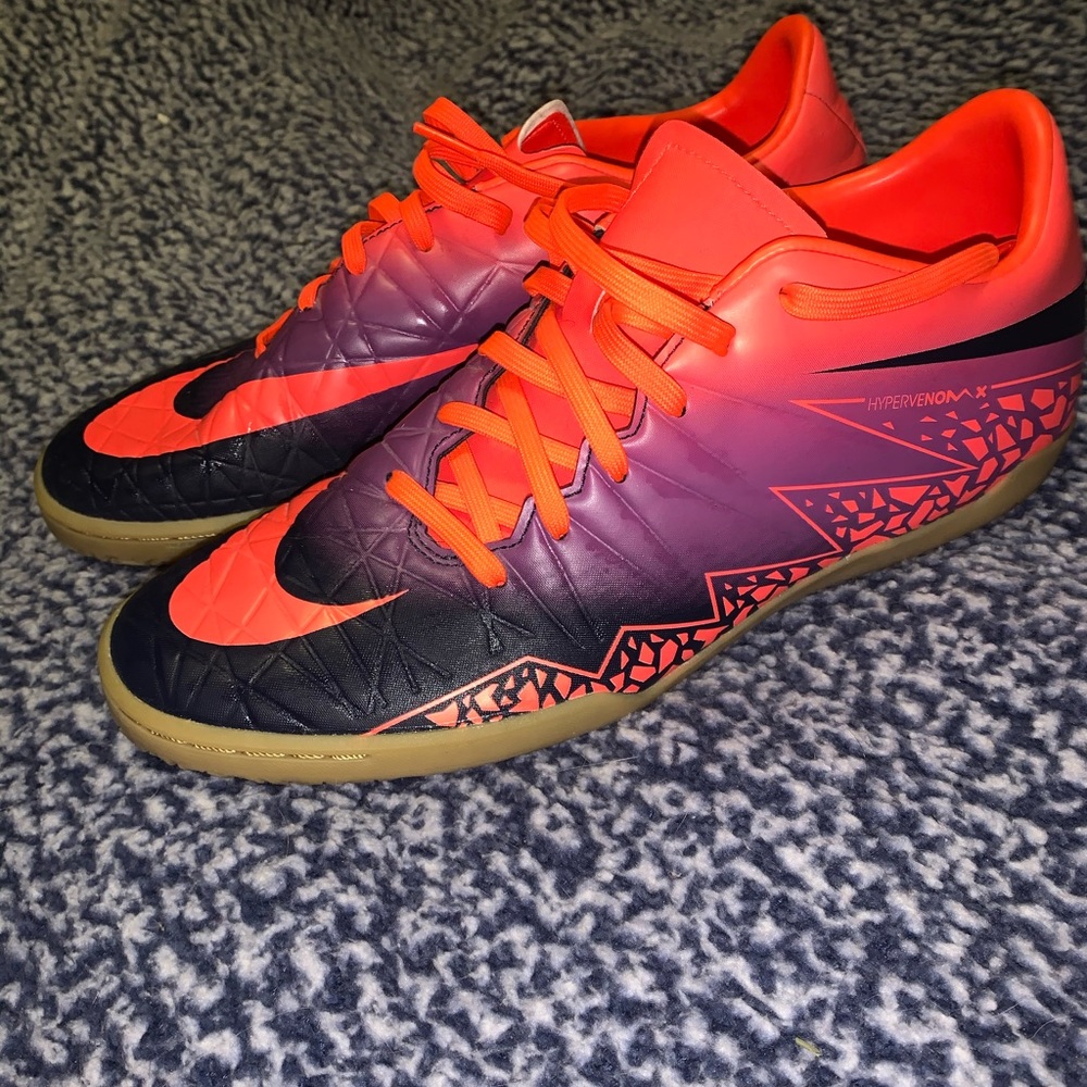 Super cute Nike hypervenom 8.5 men’s.